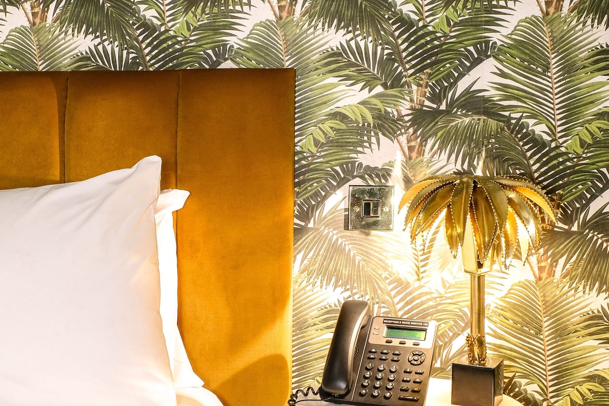 cozy double | premium bedding, in-room safe, desk, blackout curtains