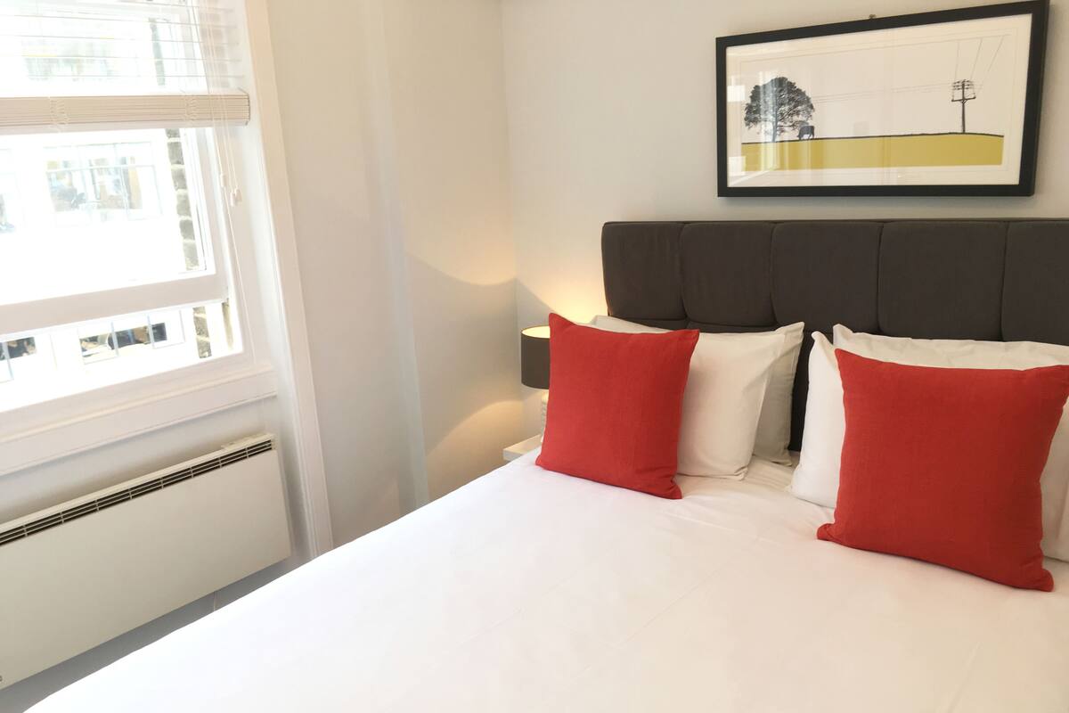 1 bedroom, premium bedding, in-room safe, blackout curtains