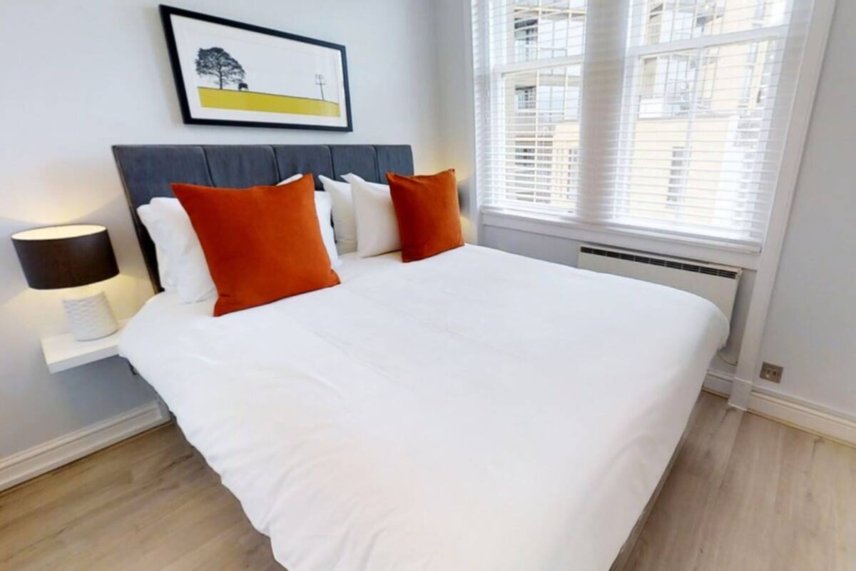 Executive Apartment, 1 Bedroom | 1 bedroom, premium bedding, in-room safe, blackout curtains