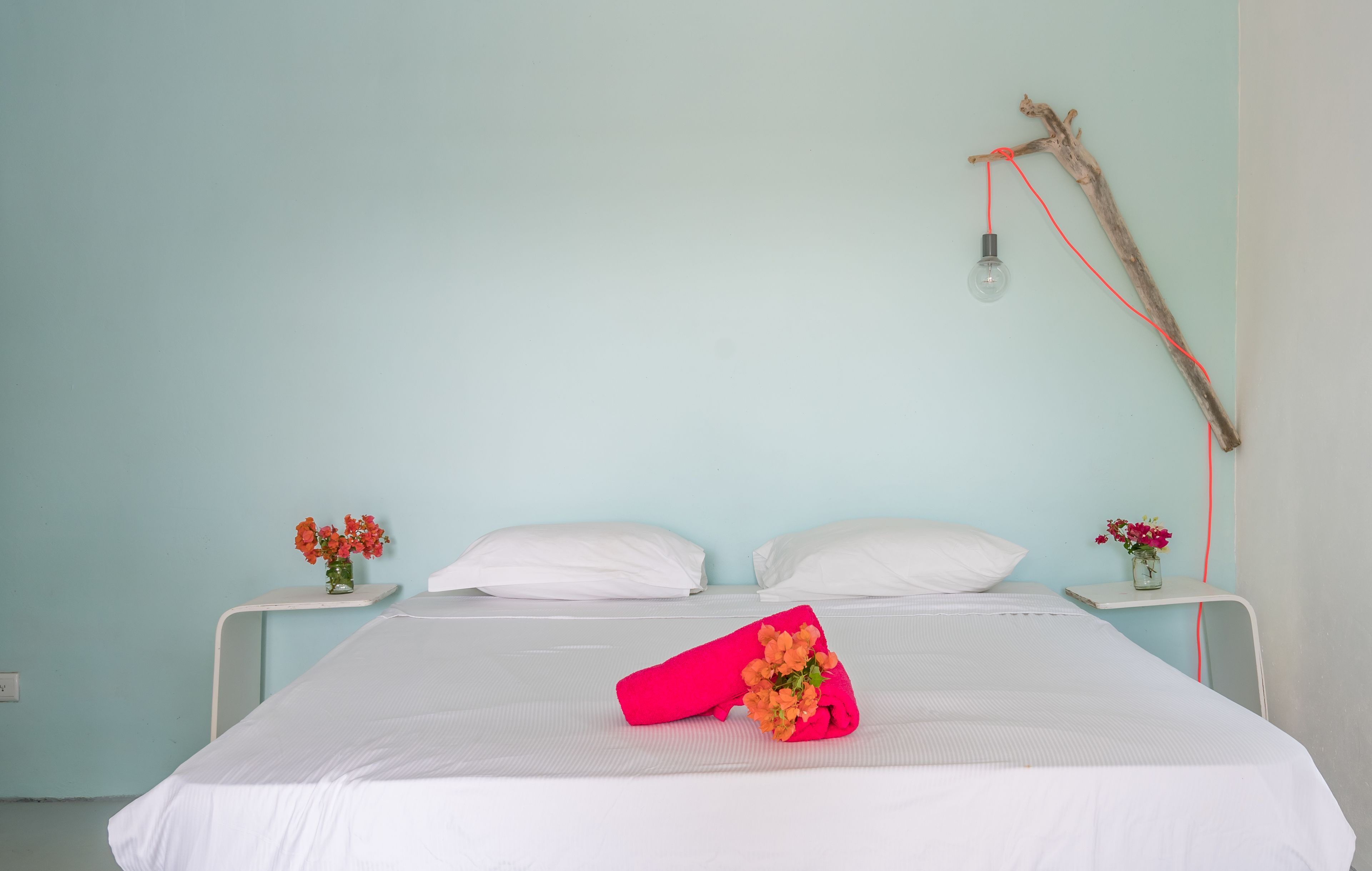 Standard Studio, 1 King Bed, Pool View, Poolside | Desk, laptop workspace, iron/ironing board, WiFi (free)