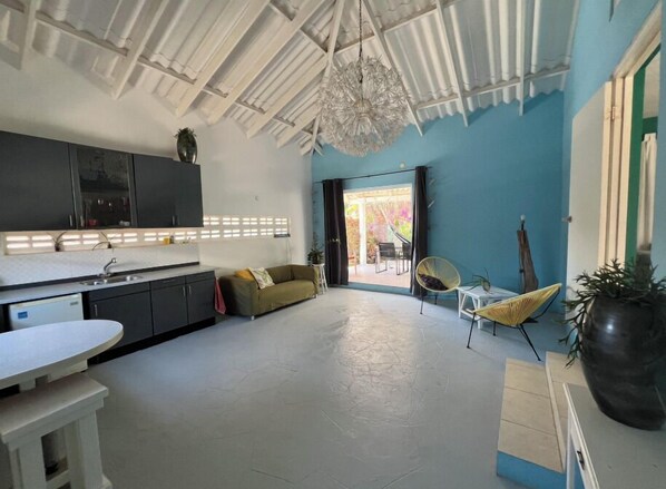 Standard Apartment, 1 Bedroom, Garden View, Garden Area | Living area