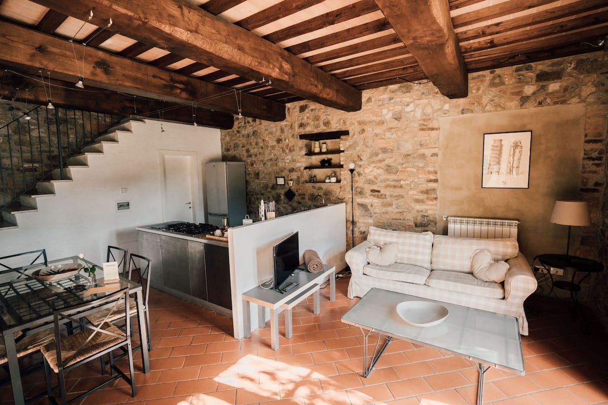 Apartamento luxo, 2 quartos | Cozinha privada | Cafeteira/chaleira, geladeira grande, fogão, lava-louças