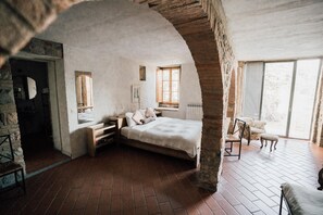 Deluxe Apartment, 1 Bedroom | Laptop workspace, iron/ironing board, free WiFi, bed sheets - Agriturismo Le Valli (Casciana Terme Lari)