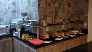 Free daily continental breakfast - Pousada dos Comissários (Indaiatuba)