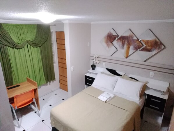 Minibar, soundproofing, free WiFi - Pousada dos Comissários (Indaiatuba)