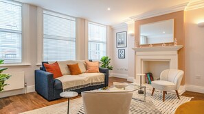 Deluxe Apartment, 1 Bedroom | 1 bedroom, individually decorated, individually furnished