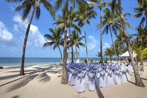 Private beach, white sand, sun-loungers, beach umbrellas