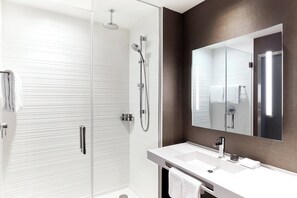 Regadera, regadera tipo lluvia, amenidades de baño de diseñador 