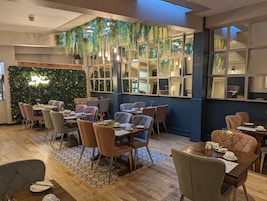 Breakfast, lunch and dinner served