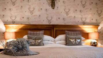 Standard Room | In-room safe, desk, iron/ironing board, free WiFi