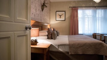 Standard Room | In-room safe, desk, iron/ironing board, free WiFi