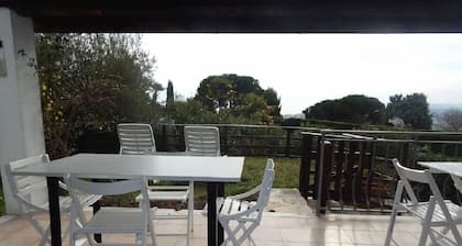 Villa with Garden & Sea View N110