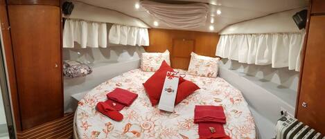 Design-Suite | 1 Schlafzimmer, hochwertige Bettwaren, WLAN