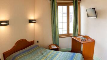 Standard Double Room | Desk, free WiFi