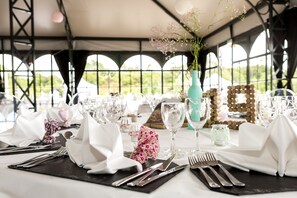 Banquet hall - Logis Hotel Restaurant Croix Verte (Neau)