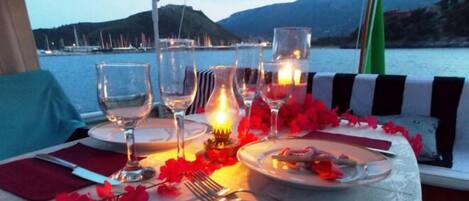 Café da manhã (EUR 20.00 por pessoa)