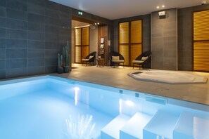 Couples treatment rooms, sauna, hot tub, steam room, Turkish bath - Panorama 360 Hôtel & Spa (Macon)