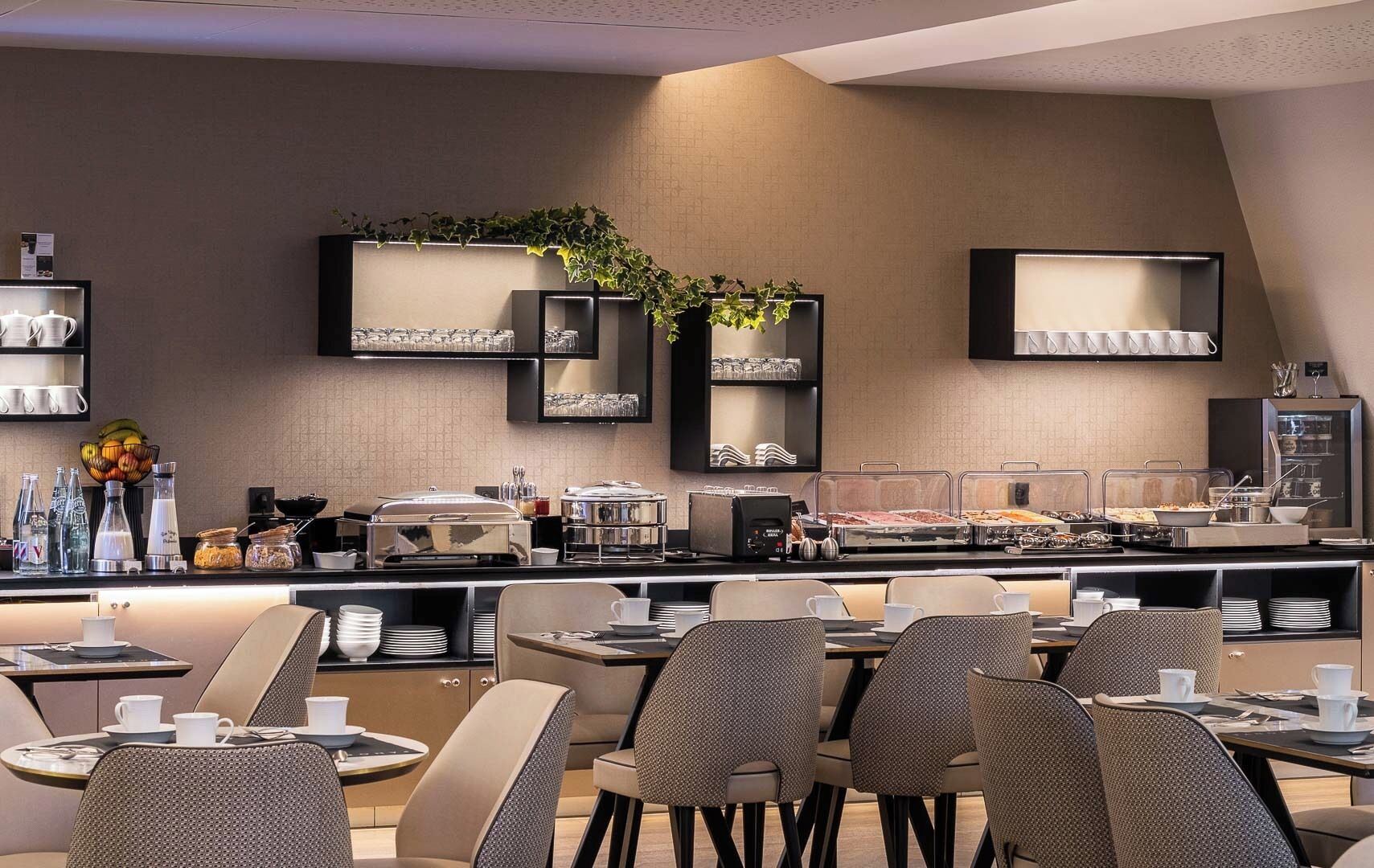 Petit déjeuner buffet (20 EUR par personne)