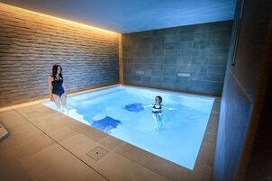 Bañera de hidromasaje interior