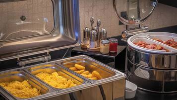 Petit déjeuner buffet (20 EUR par personne)