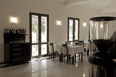 Camino Real Plaza Hotel