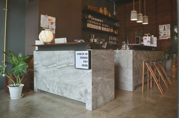 Reception - Whereder Poshtel - Hostel (Udon Thani)