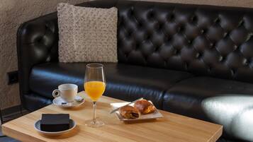 Morgenmadsbuffet hver dag (9 EUR pr. person)