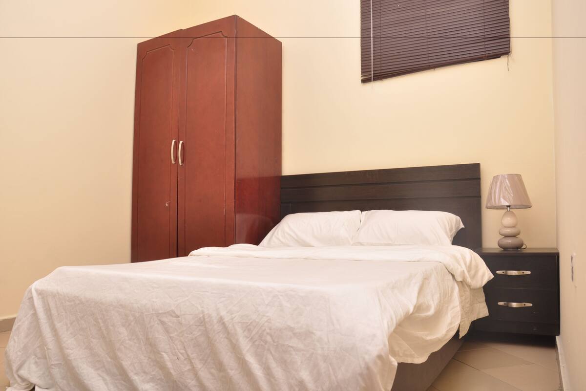 Appartement exclusif, 1 chambre (65 Ajiran Road, Agungi, Lekki)