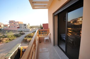 Deluxe Double Room, Balcony (4) - Travel Surf Morocco (Imsouane)