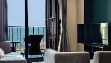 2 Bedroom Deluxe with Sea View | 2 dormitorios, sistema de insonorización, wifi gratis y ropa de cama