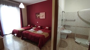 Triple Room | In-room safe, desk, blackout drapes, free WiFi - Abacus (Reggio Calabria)