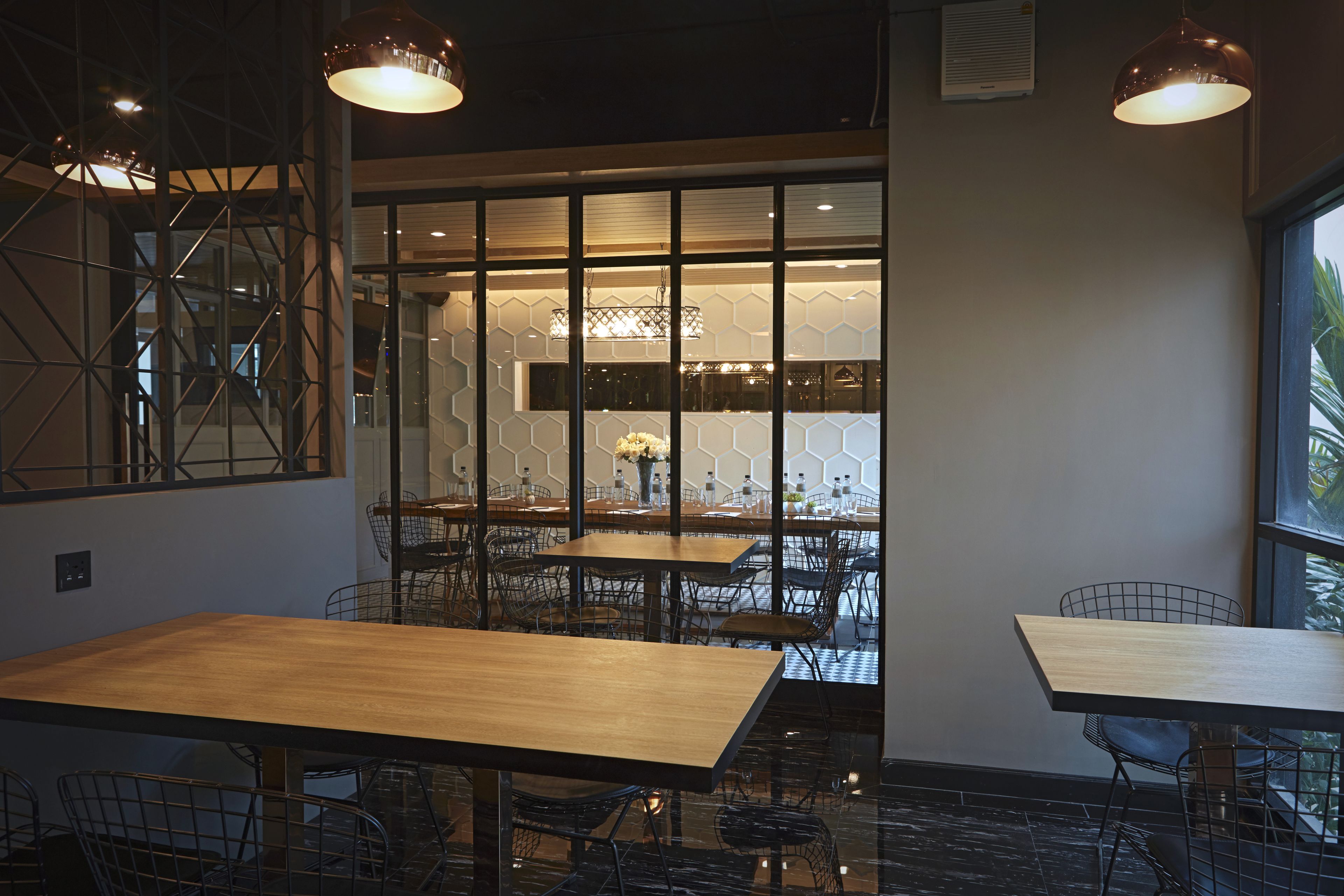 daily cooked-to-order breakfast (thb 250 per person)