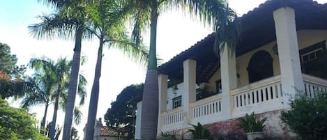 Fachada da propriedade