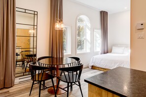 樓中樓客房 (103) | 客廳 | 平面電視