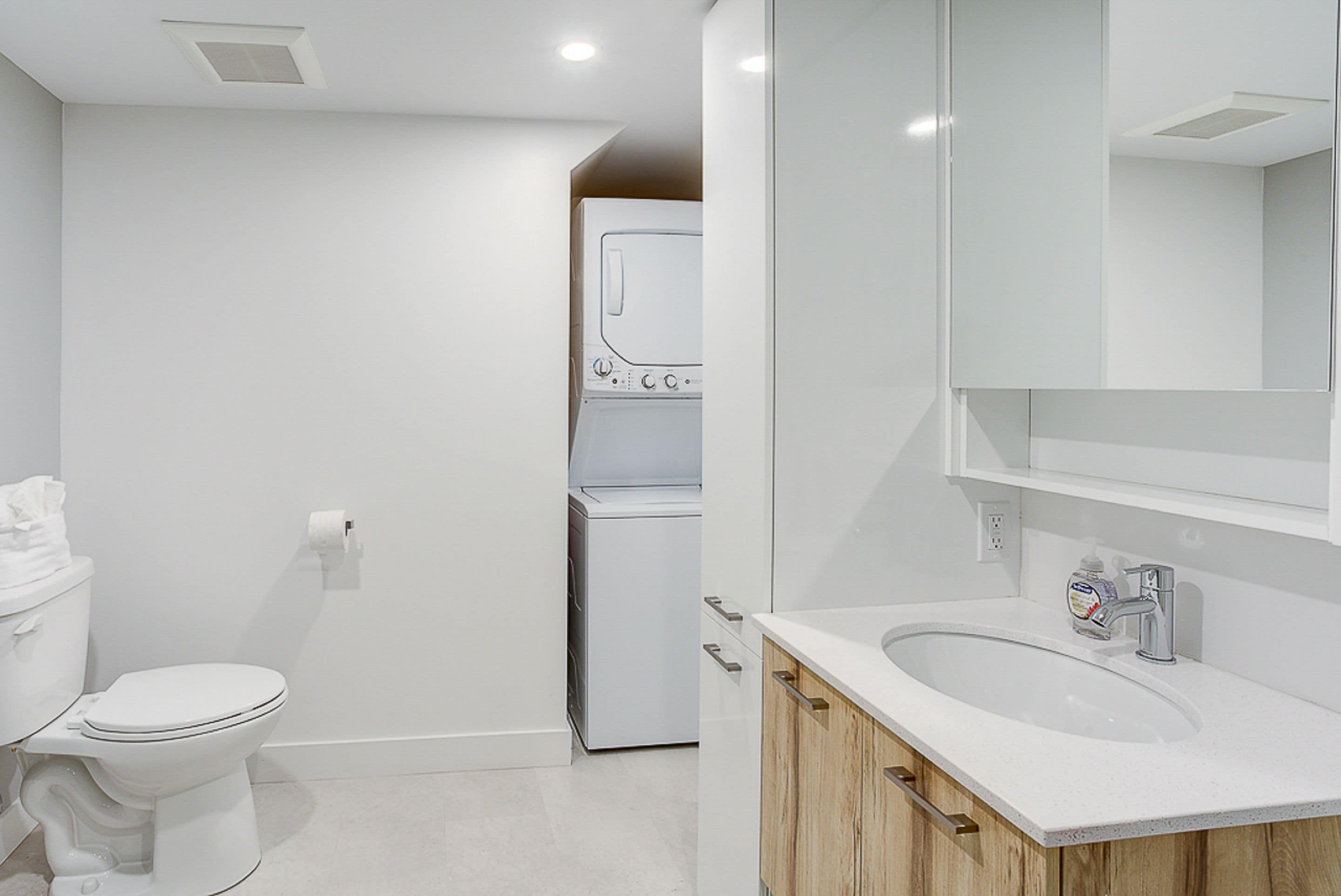 apartment, 2 bedrooms | bathroom | shower, hair dryer, towels