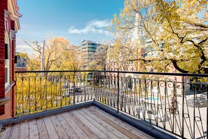 樓中樓客房, 露台, 城市景 (206) | 陽台景觀