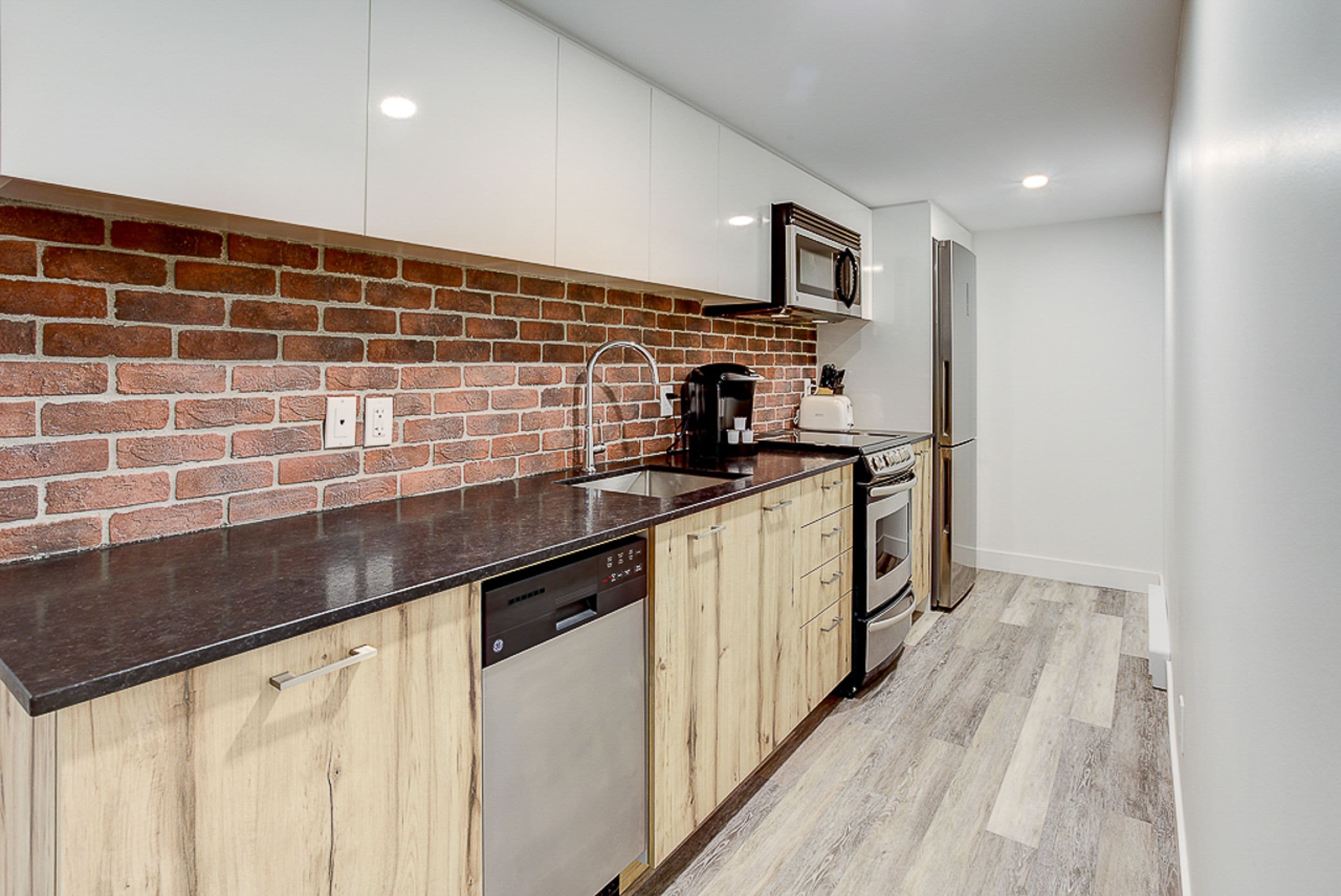 apartment, 2 bedrooms | private kitchen | full-sized fridge, microwave, oven, stovetop