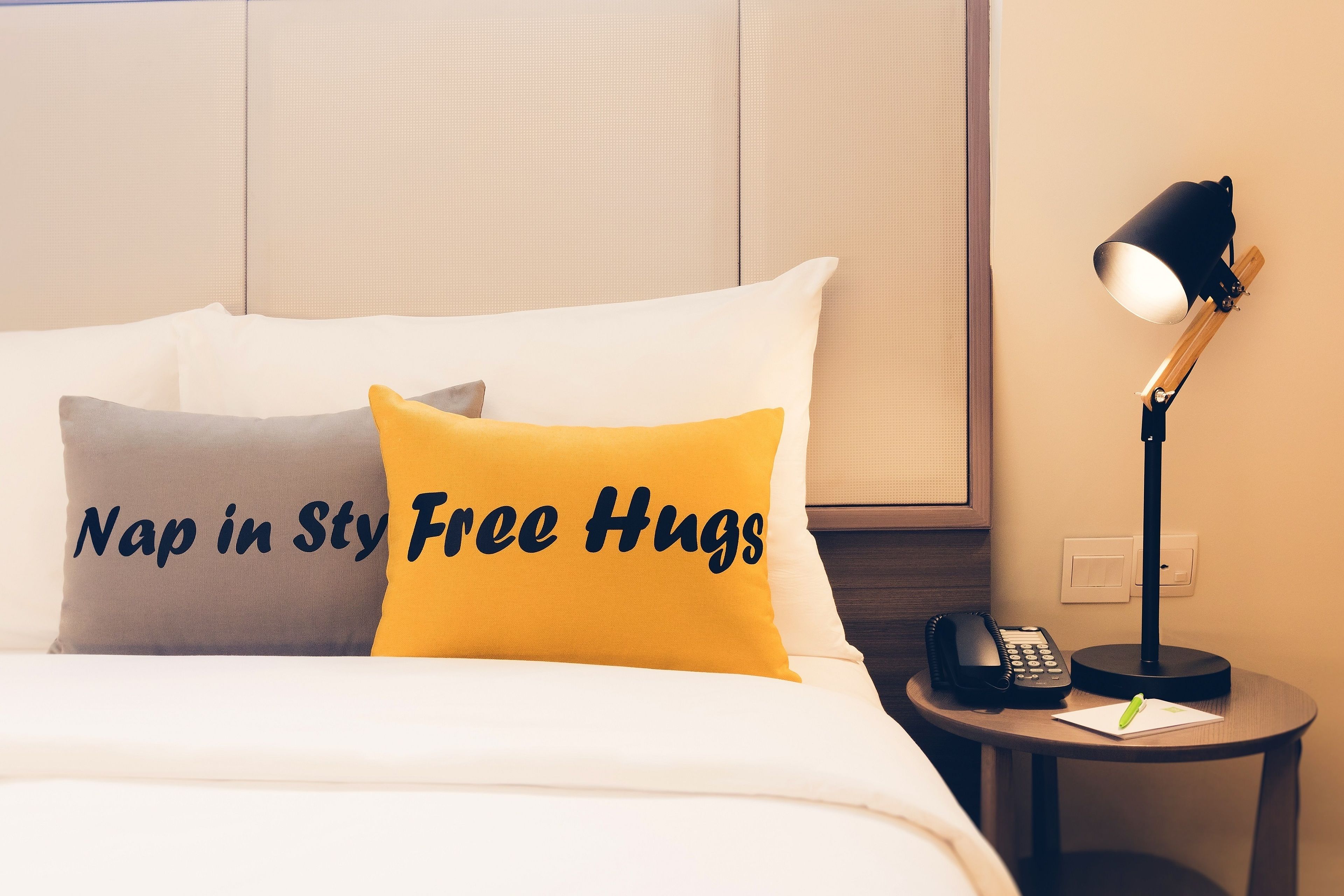 standard room, 1 double bed | 1 bedroom, premium bedding, in-room safe, desk