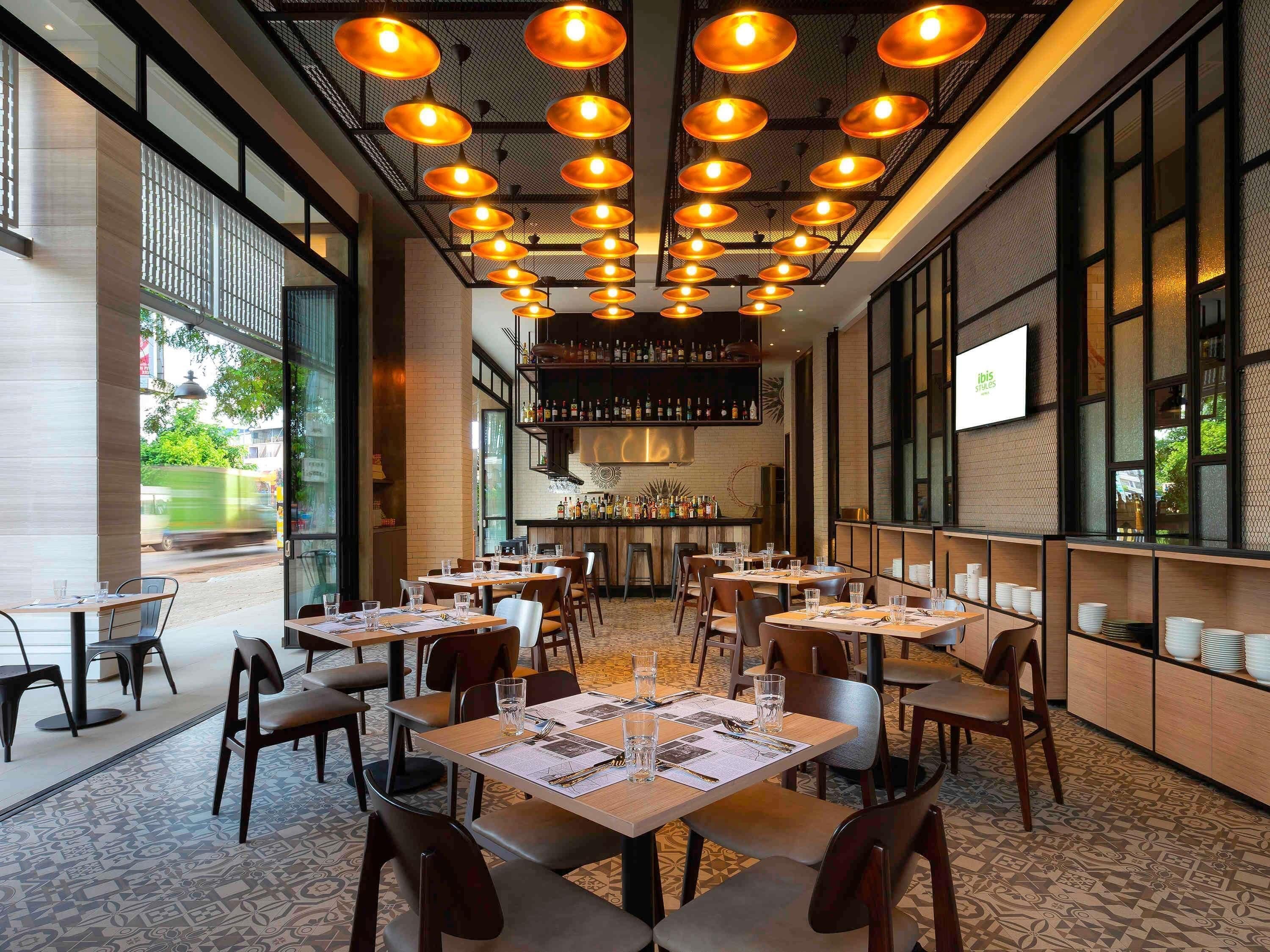 Breakfast, lunch and dinner served