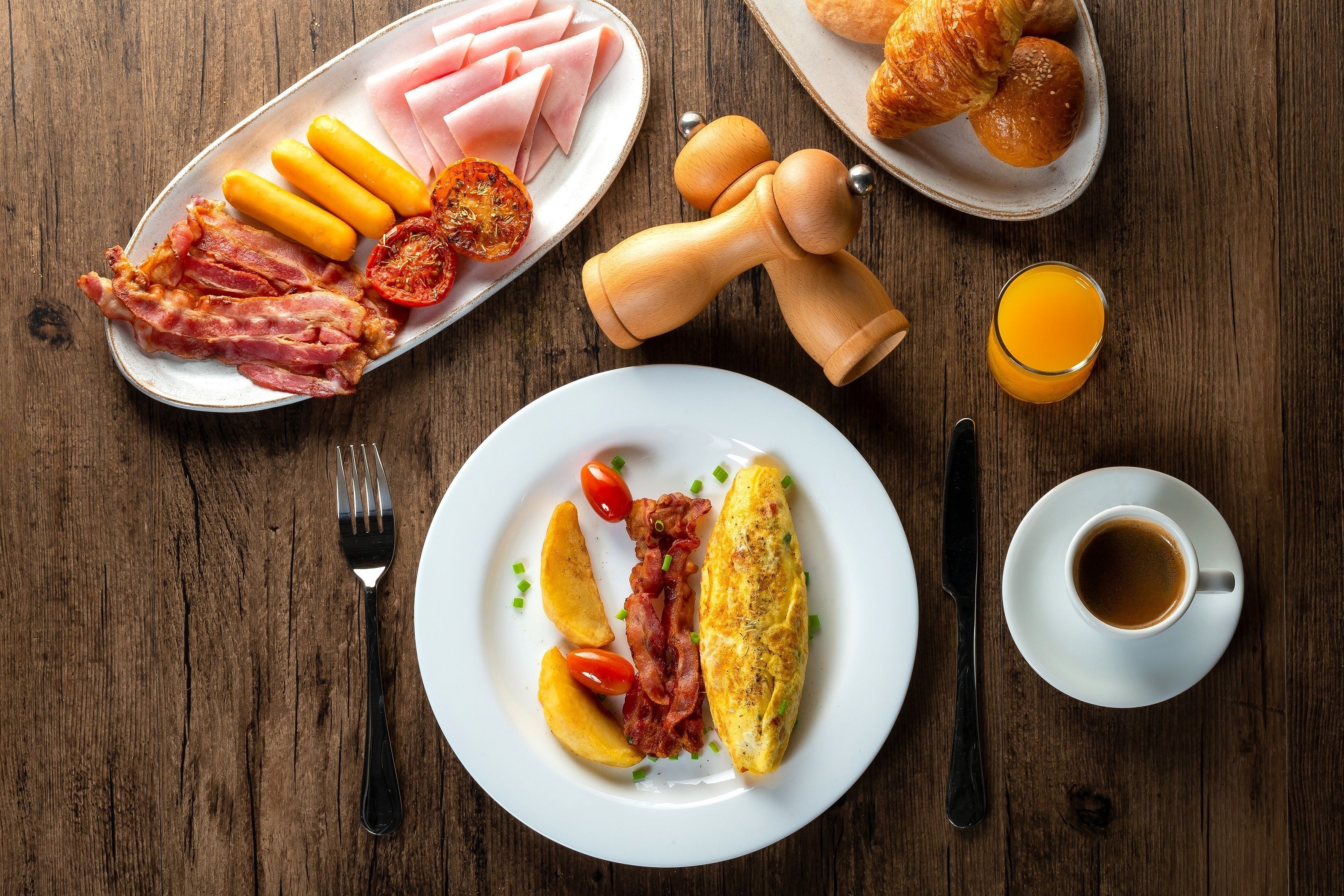 daily buffet breakfast (usd 7 per person)