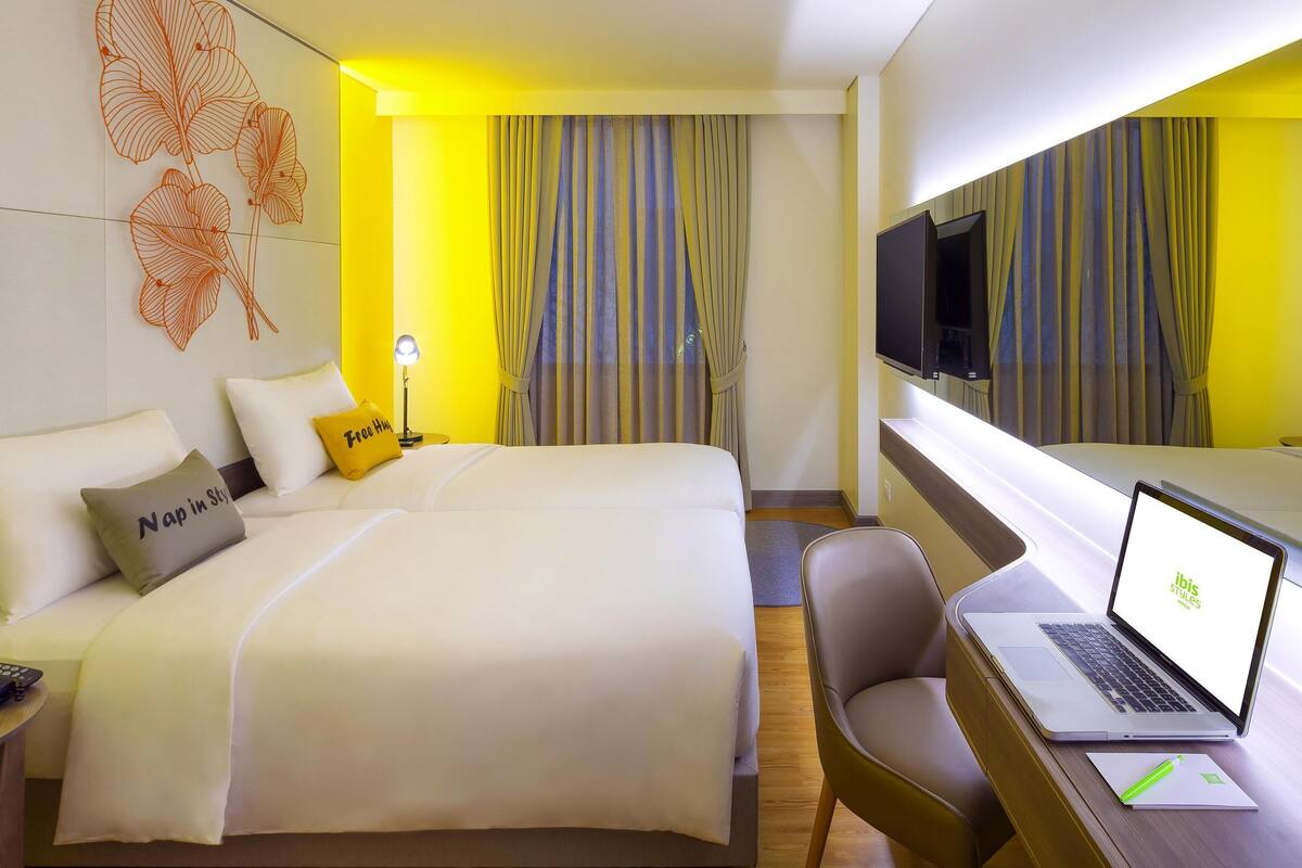 Phòng Tiêu chuẩn, 2 giường đơn | 1 phòng ngủ, két bảo mật tại phòng, bàn, màn/rèm cản sáng 