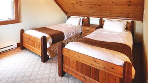 Room - Muskoka Cottage Beautiful Lake View (Gravenhurst)