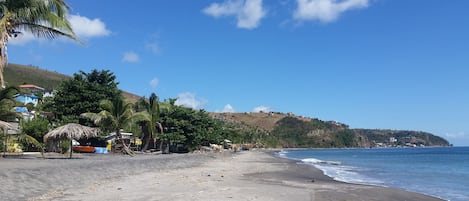 Beach nearby, 10 beach bars