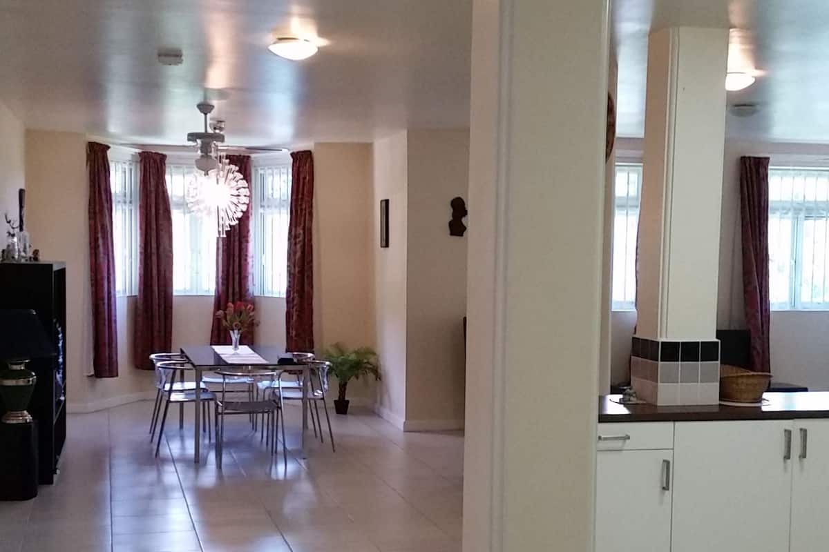 Villa Signature, 3 camere da letto, vista montagna | Cucina privata | Frigorifero, microonde, forno, piano cottura
