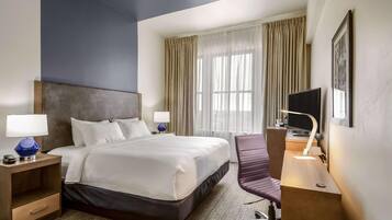 Roupas de cama premium, espaço de trabalho para notebook