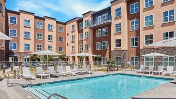 Kolam renang outdoor