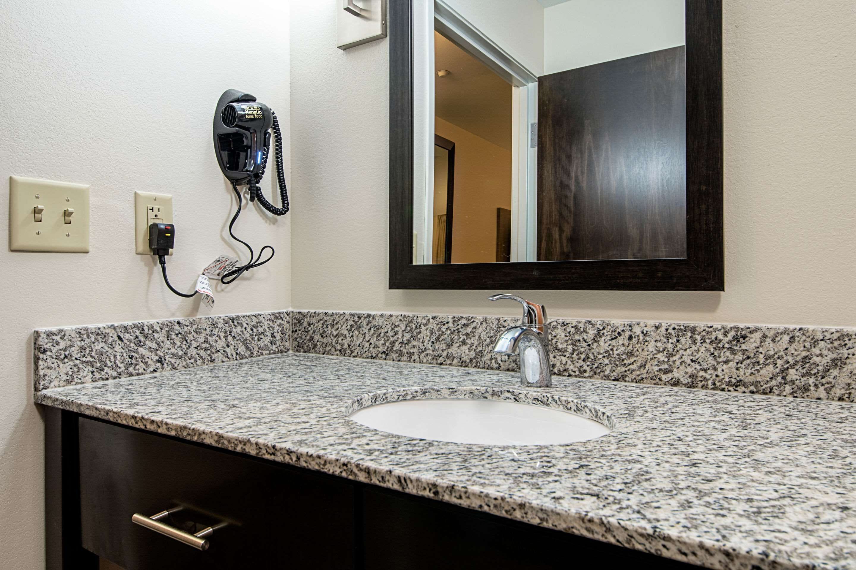 standard room, 1 king bed, non smoking | hypo-allergenic bedding, desk, blackout curtains, iron/ironing board