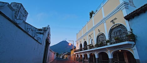 Fachada de la propiedad