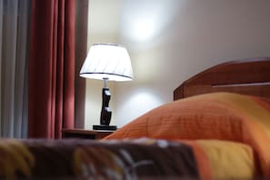 Iron/ironing board, free WiFi, bed sheets