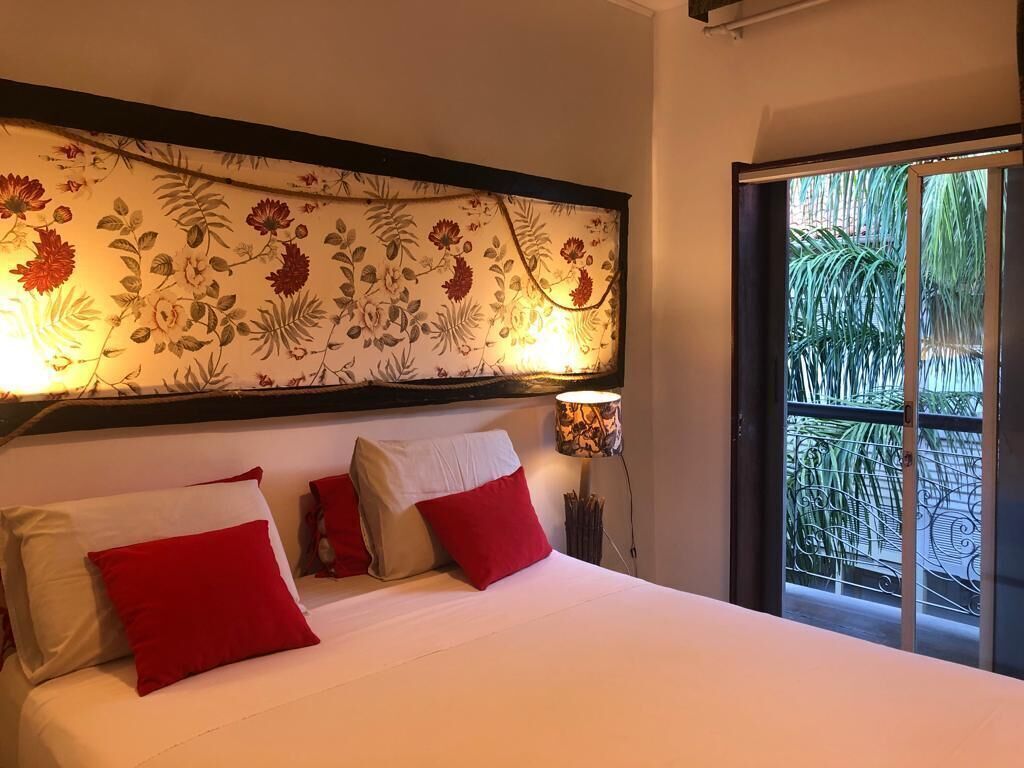 Desk, blackout drapes, free WiFi, bed sheets